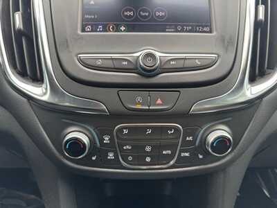 2024 Chevrolet Equinox, $21690. Photo 12