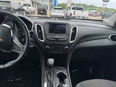 2024 Chevrolet Equinox, $21690. Photo 2