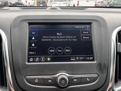2024 Chevrolet Equinox, $21690. Photo 3