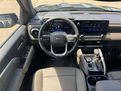 2026 Chevrolet Colorado Crew Cab, $50720.0. Photo 10