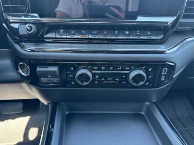 2026 Chevrolet 2500 Crew Cab, $84270.0. Photo 12