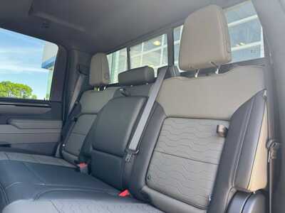 2026 Chevrolet 2500 Crew Cab, $84270.0. Photo 8
