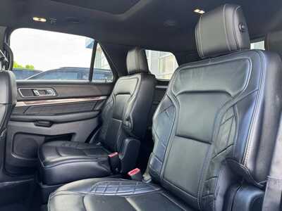 2018 Ford Explorer, $18795. Photo 8