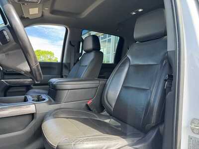 2020 Chevrolet 3500 Crew Cab, $47775. Photo 6