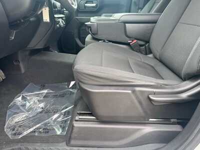 2020 Chevrolet 2500 Crew Cab, $33495. Photo 5