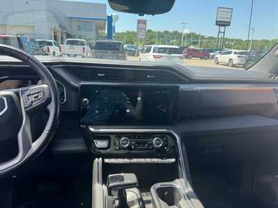 2023 GMC 1500 Crew Cab, $42895. Photo 2