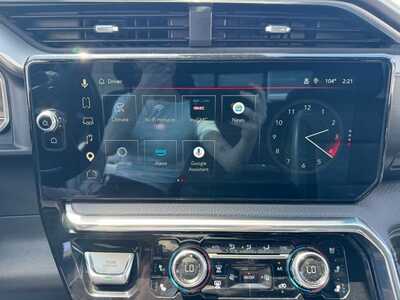 2023 GMC 1500 Crew Cab, $42895. Photo 3