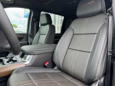 2026 Chevrolet 3500 Crew Cab, $87295.0. Photo 6
