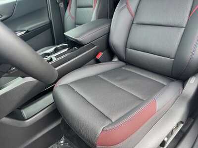 2026 Chevrolet Equinox, $37840.0. Photo 5