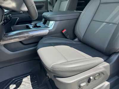 2026 Chevrolet 3500 Crew Cab, $80610.0. Photo 5