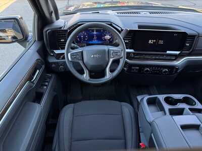 2026 Chevrolet 1500 Crew Cab, $52890.0. Photo 10