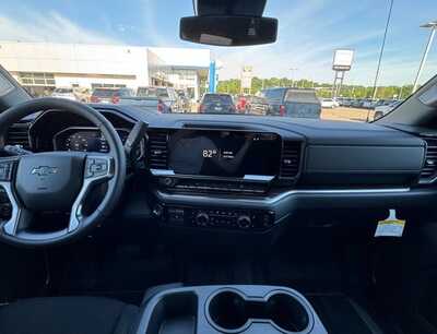 2026 Chevrolet 1500 Crew Cab, $52890.0. Photo 2