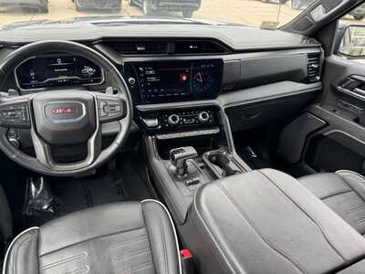 2024 GMC 1500 Crew Cab, $59999. Photo 11