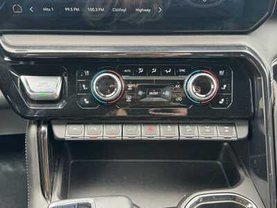 2024 GMC 1500 Crew Cab, $59999. Photo 12
