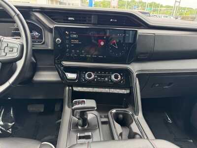 2024 GMC 1500 Crew Cab, $59999. Photo 2