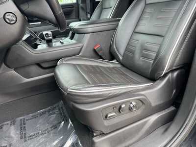 2024 GMC 1500 Crew Cab, $59999. Photo 5