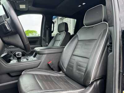 2024 GMC 1500 Crew Cab, $59999. Photo 6