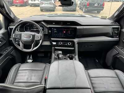 2024 GMC 1500 Crew Cab, $59999. Photo 9
