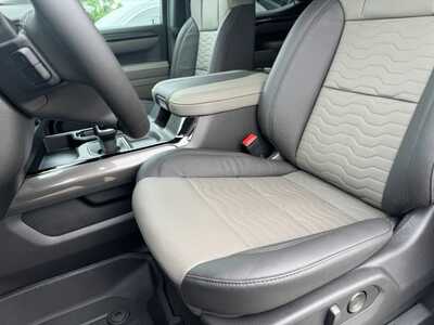 2026 Chevrolet 1500 Crew Cab, $71385.0. Photo 5
