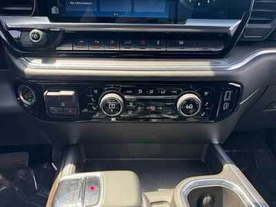 2025 Chevrolet 1500 Crew Cab, $56895. Photo 12