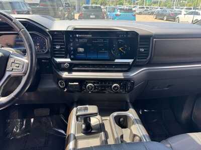 2025 Chevrolet 1500 Crew Cab, $56895. Photo 2