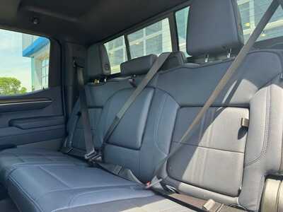 2025 Chevrolet 1500 Crew Cab, $56895. Photo 8