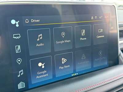 2022 Chevrolet Suburban, $53245. Photo 3