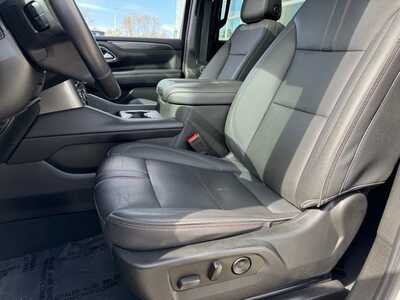 2022 Chevrolet Suburban, $53245. Photo 6