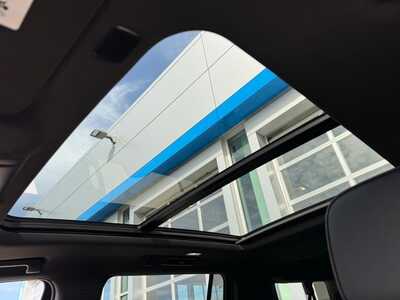 2022 Chevrolet Suburban, $53245. Photo 7