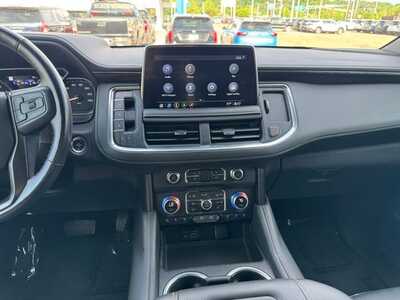 2021 GMC Yukon XL, $39599. Photo 2