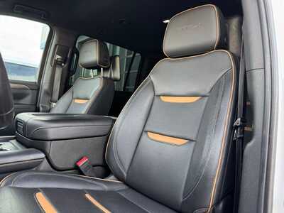 2021 GMC Yukon XL, $39599. Photo 6