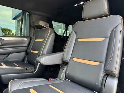 2021 GMC Yukon XL, $39599. Photo 8