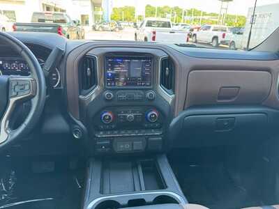 2022 Chevrolet 3500 Crew Cab, $62499. Photo 2
