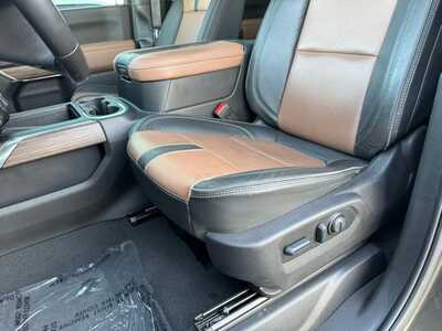 2022 Chevrolet 3500 Crew Cab, $62499. Photo 5