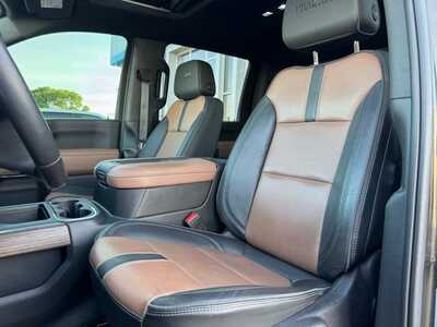 2022 Chevrolet 3500 Crew Cab, $62499. Photo 6