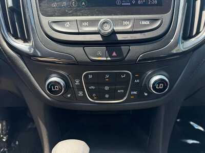 2022 Chevrolet Equinox, $23695. Photo 12