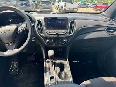 2022 Chevrolet Equinox, $23695. Photo 2