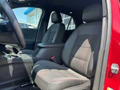 2022 Chevrolet Equinox, $23695. Photo 6