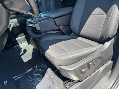 2023 Chevrolet 1500 Crew Cab, $43395. Photo 5