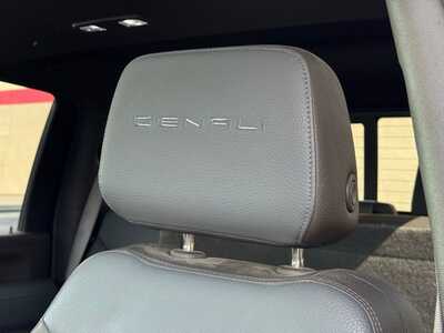 2022 GMC 2500 Crew Cab, $58395. Photo 9