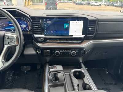 2024 Chevrolet 1500 Crew Cab, $45999. Photo 2