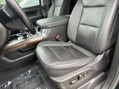 2024 Chevrolet 1500 Crew Cab, $45999. Photo 5