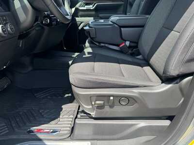 2026 Chevrolet 1500 Crew Cab, $53170.0. Photo 5