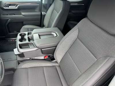 2026 Chevrolet 1500 Crew Cab, $53170.0. Photo 6