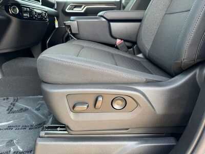 2026 Chevrolet 1500 Crew Cab, $49695.0. Photo 5