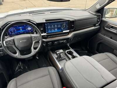 2024 Chevrolet 1500 Crew Cab, $43499. Photo 12