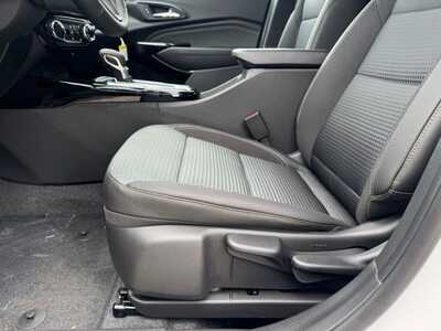 2026 Chevrolet Trax, $23590. Photo 5