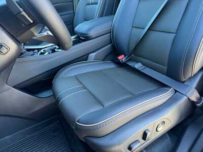 2026 Chevrolet Traverse, $61759.0. Photo 5