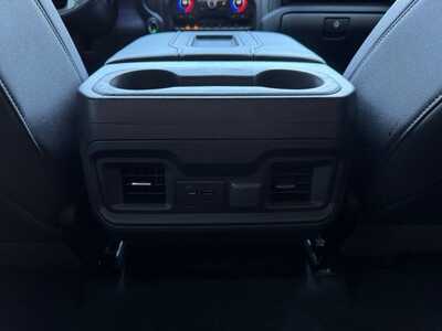 2021 Chevrolet 1500 Crew Cab, $35999. Photo 9