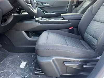 2027 Chevrolet Equinox, $31345.0. Photo 5